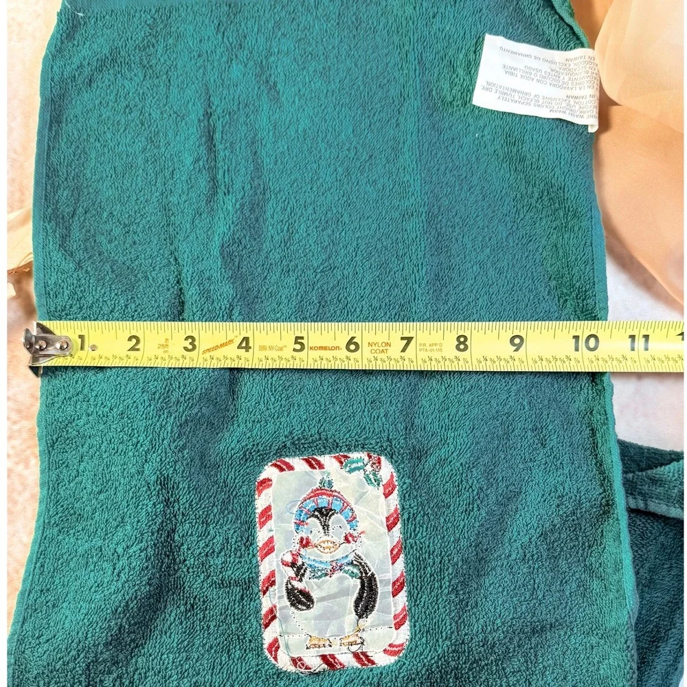 Penguin Holiday Themed‎ Hand Towels